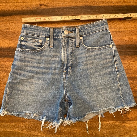Madewell Curvy High Rise Denim Shorts - Picture 3 of 4